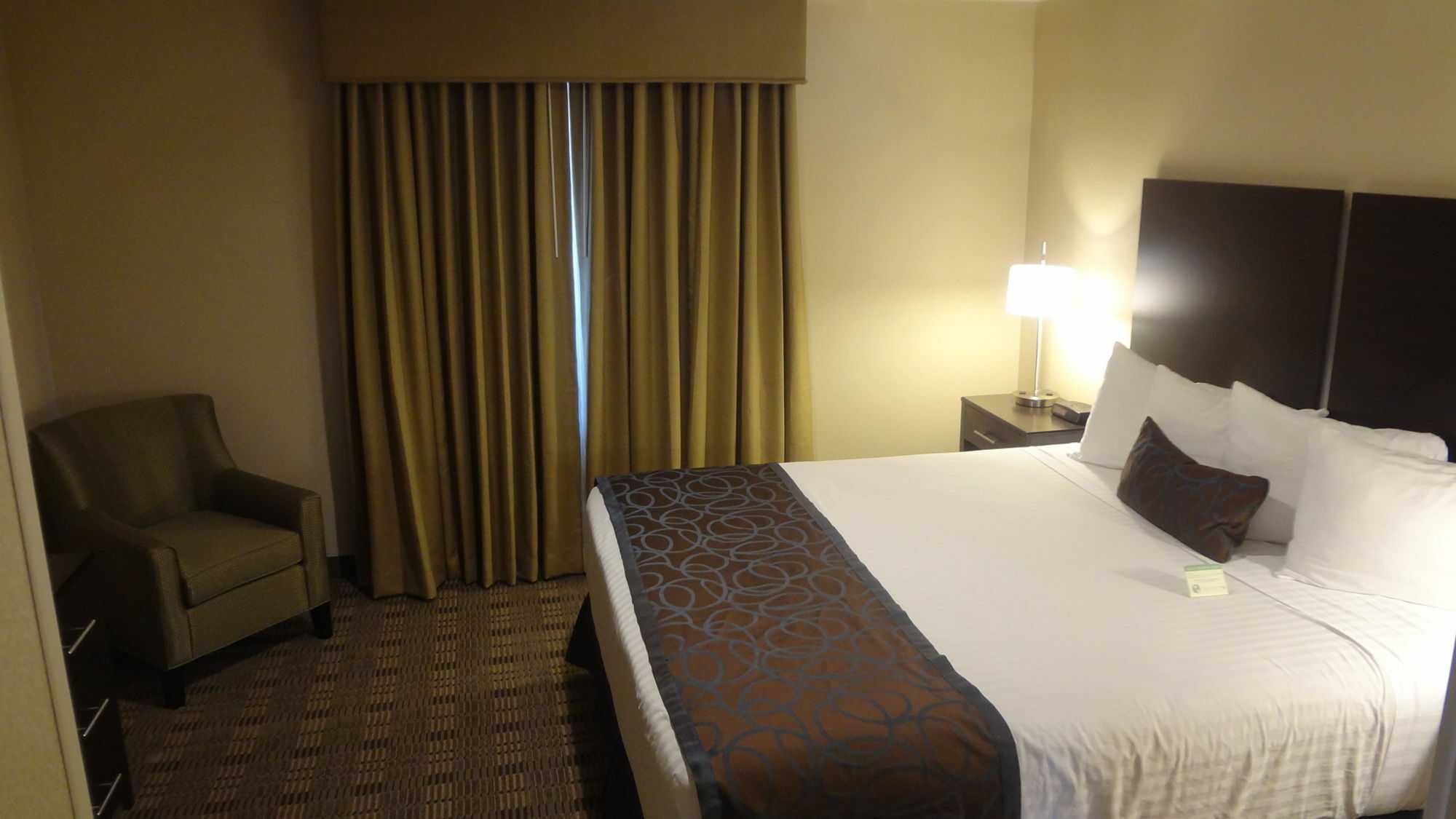 Best Western Pasadena Royale Inn & Suites Экстерьер фото