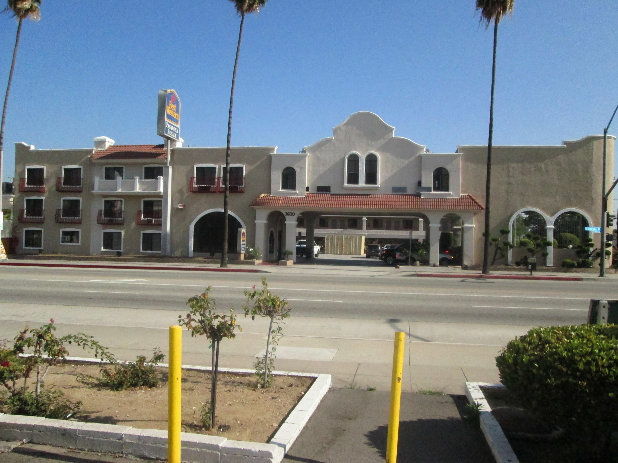 Best Western Pasadena Royale Inn & Suites Экстерьер фото